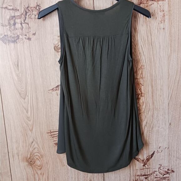 Loft Hunter Green Chiffon Front Slub Knit Back Sleeveless Blouse Size XS - Picture 4 of 6